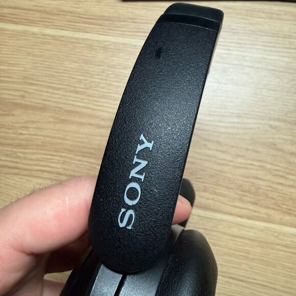 Sony WH-XB910N Wireless Noise-Canceling Headphones - Black - Picture 5 of 7